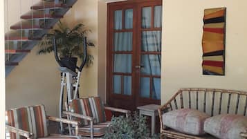 Apartment, 1 Bedroom, Smoking, Patio | Interior