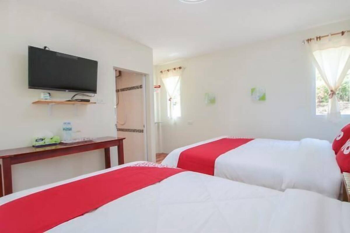 Desk, free WiFi, bed sheets
