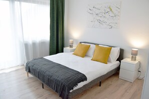 Double Room, Non Smoking, Lake View