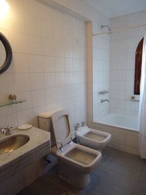 Casa, 3 quartos, para fumantes, varanda | Chuveiro