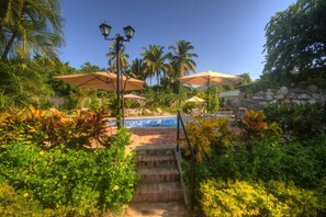 Bungalow, 4 Bedrooms, Smoking, Private Pool | Garden