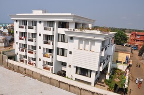 Exterior detail - Reba Beach Resort - Hostel (Puri)