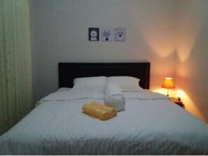 2 bedrooms, bed sheets