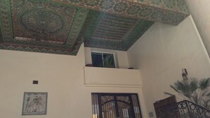 Front of property - Spacious Modern app Richly Furnished (Tunis)