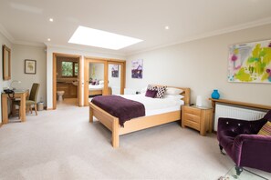 行政雙人房 | 獨特裝潢、布置獨特、書桌、筆電工作空間