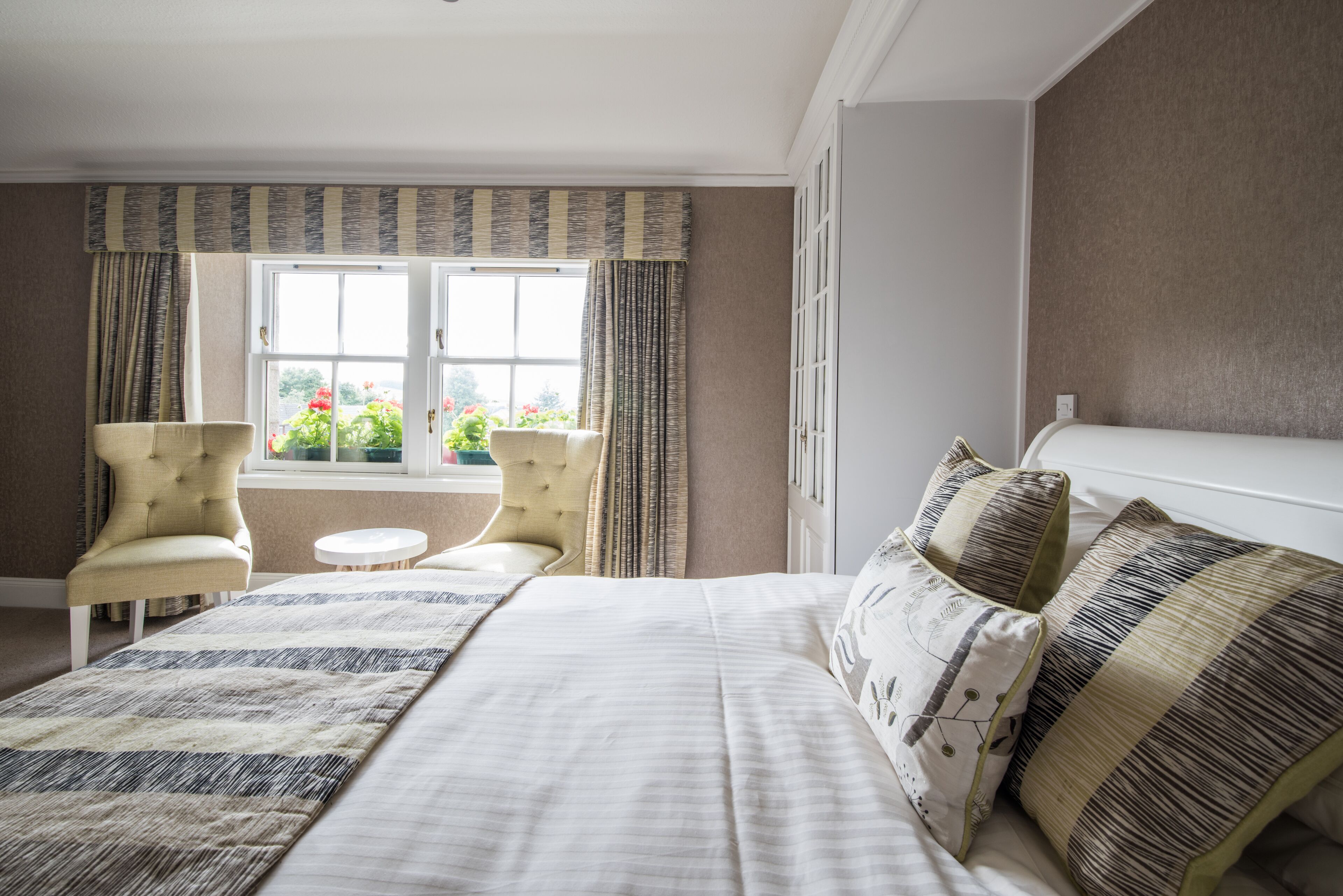 Panoramic Double Room, Mountain View | Individually decorated, individually furnished, desk, laptop workspace