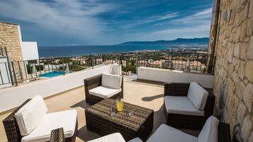 Villa, 3 Bedrooms, Private Pool, Garden View | Property grounds