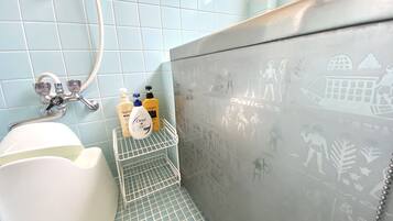 Apartment (1, Room 201) | Bathroom | Separate tub and shower, deep soaking tub, free toiletries, hair dryer