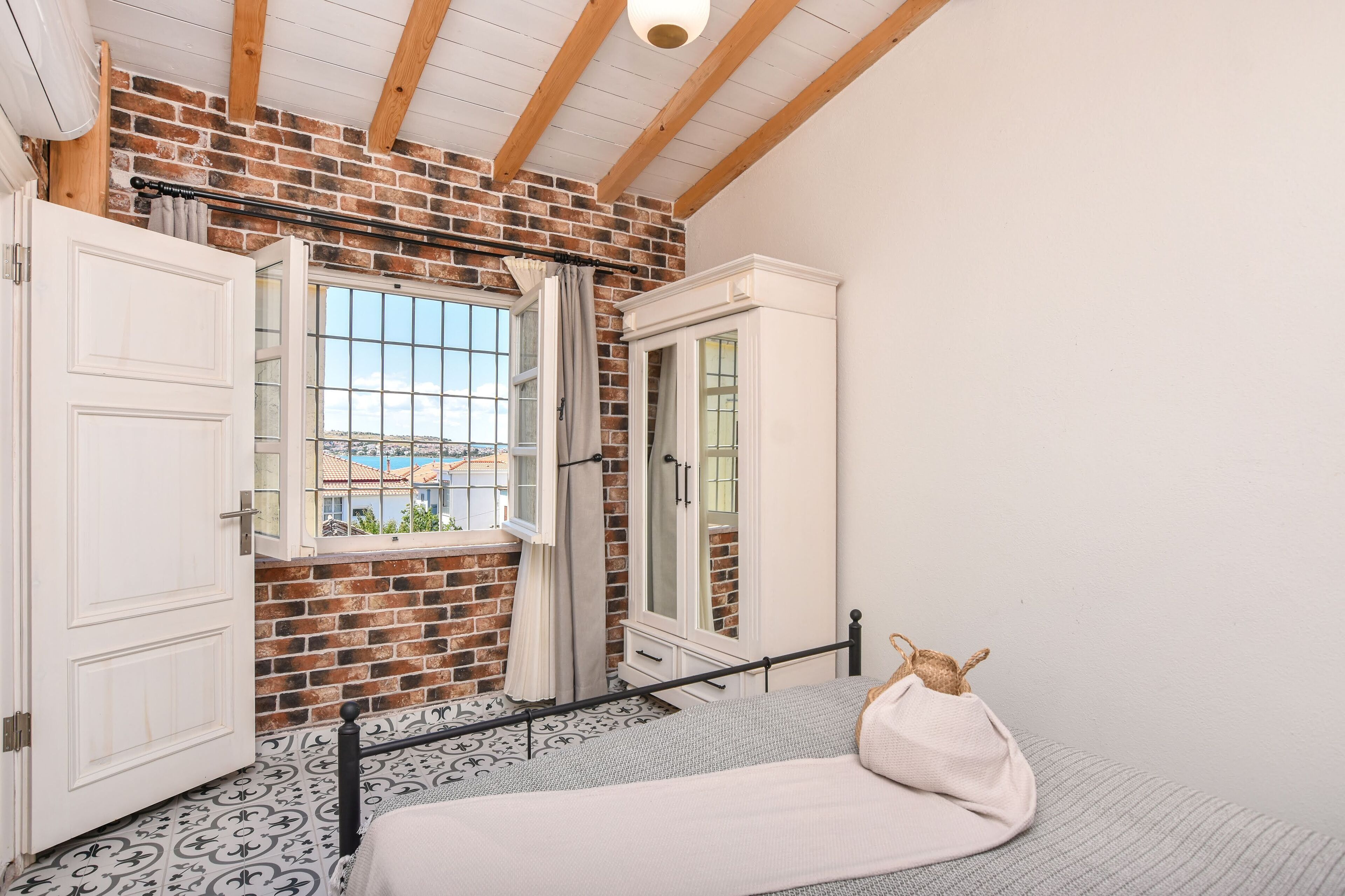 standart oda | 1 bedroom, desk, soundproofing, iron/ironing board