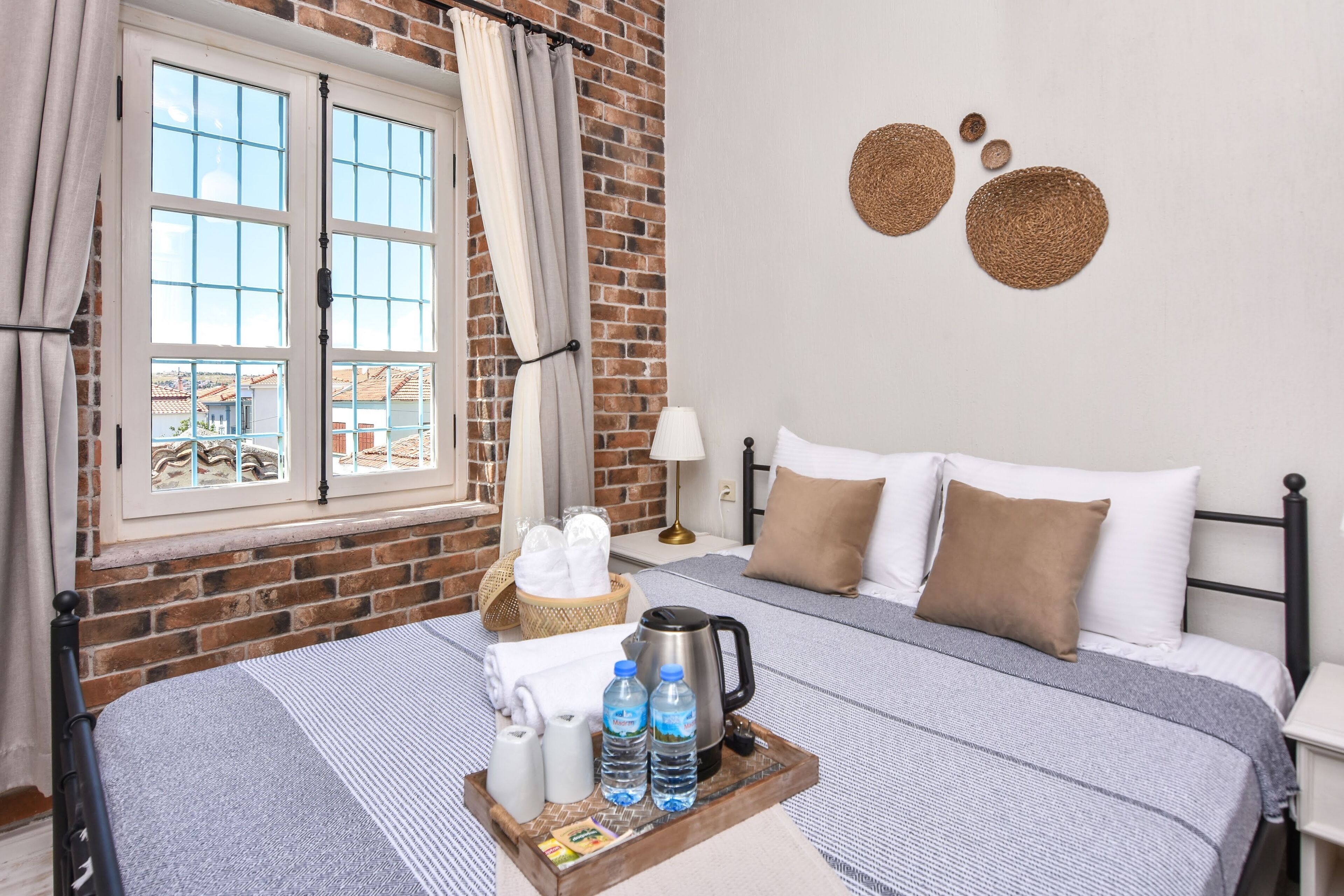 tas standart oda | 1 bedroom, desk, soundproofing, iron/ironing board