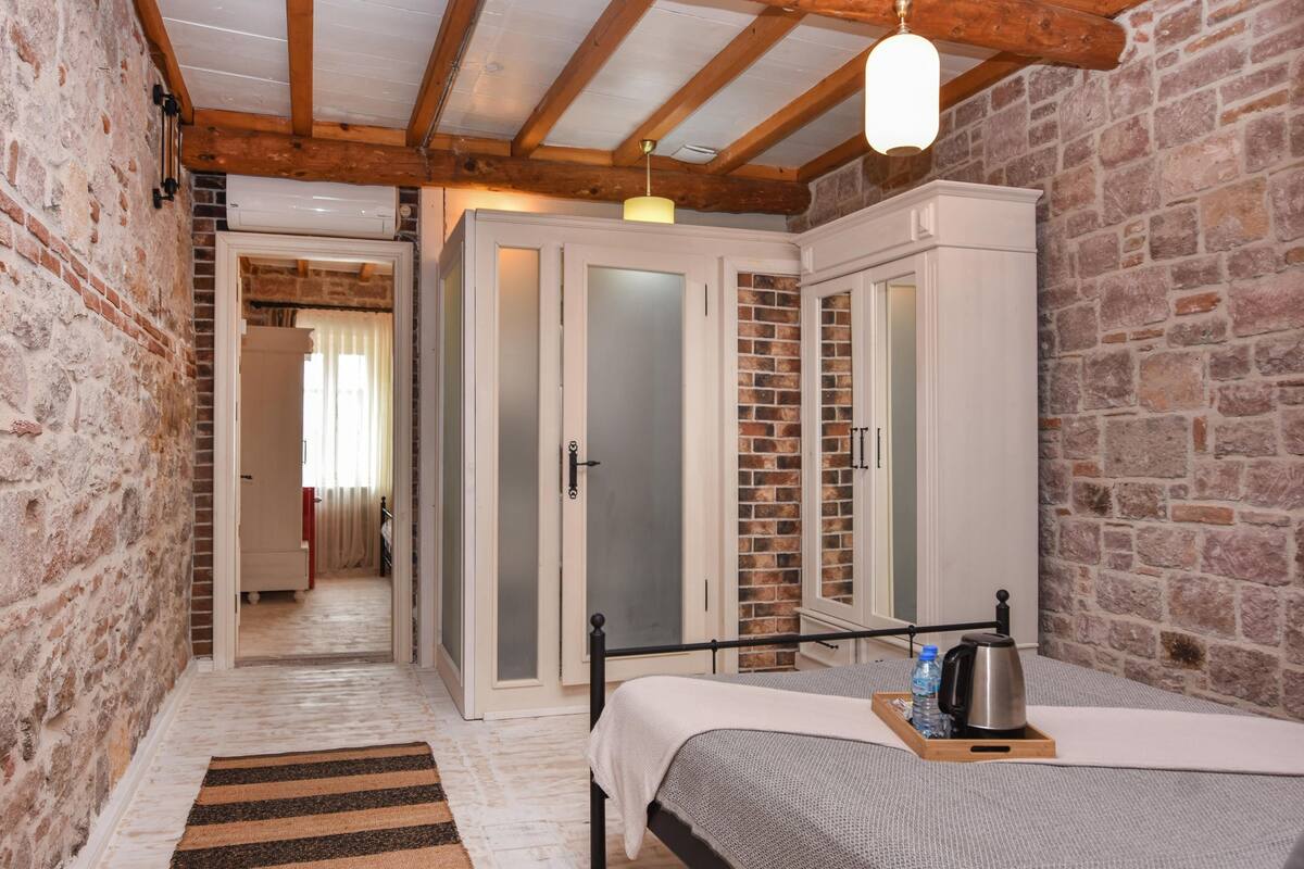 aile odasi | 1 bedroom, desk, soundproofing, iron/ironing board