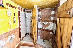 Dusch, hårtork och bidé