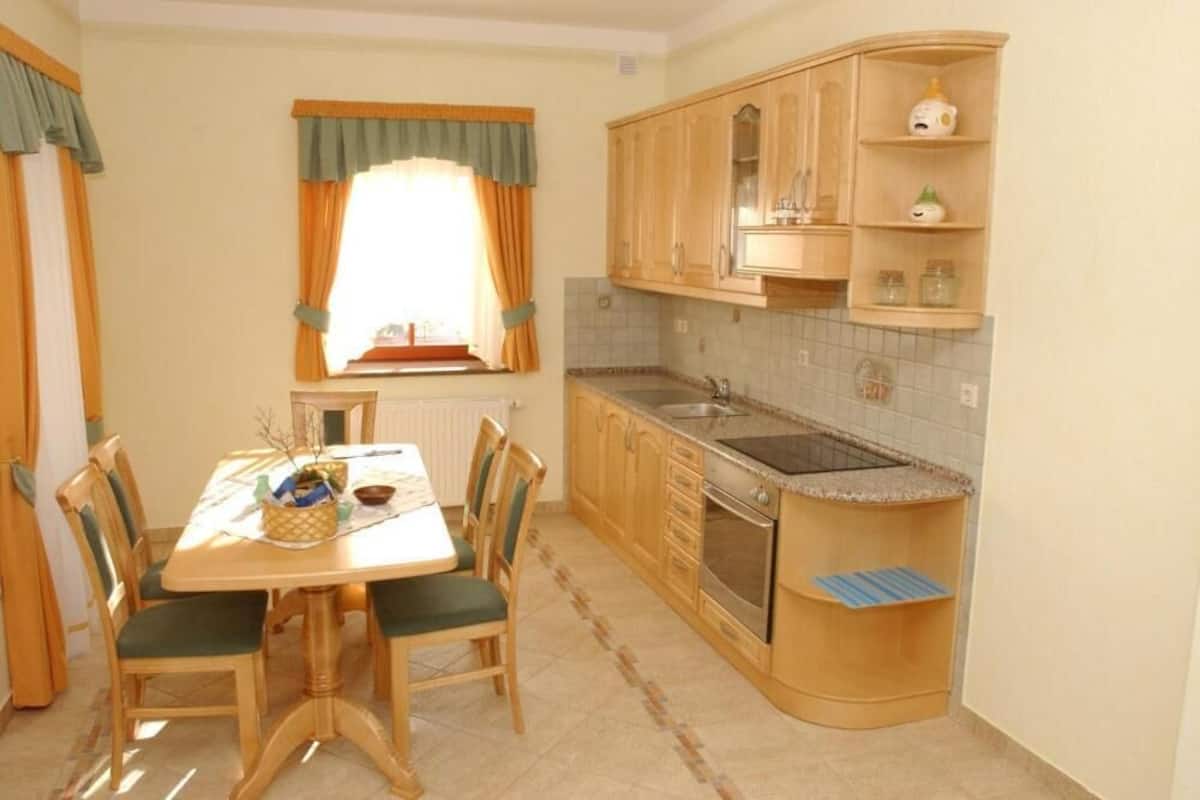 Apartment | Private kitchen | Coffee/tea maker, fridge, oven, cookware/dishes/utensils