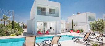 Villa Kia, Luxury 5bdr Villa
