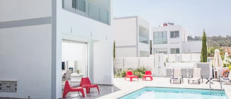วิลล่า, 5 ห้องนอน, สระว่ายน้ำส่วนตัว, วิวสวน | ด้านหน้าที่พัก