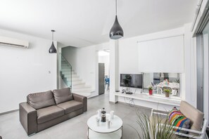 Villa, 5 Bedrooms, Private Pool, Garden View | Living area - Villa Kia, Luxury 5bdr Villa (Paralimni)