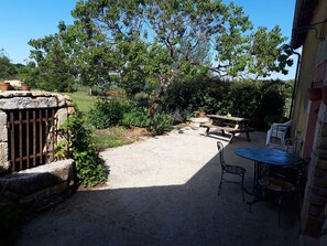 Outdoor dining - VACATION HOME (LES CHAMPS FORETS) (Arpheuilles)
