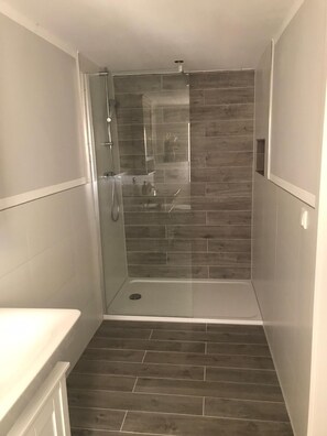 Dusche, Haartrockner, Seife