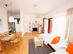 1 chambre, fer et planche à repasser, Wi-Fi gratuit, draps fournis