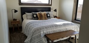 8 bedrooms, iron/ironing board, free WiFi, bed sheets