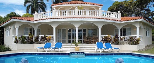 3br Villa With Vip Access - All Inclusive Program With Alcohol Included