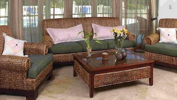 Villa, 3 Bedrooms, Smoking, Private Pool | Interior
