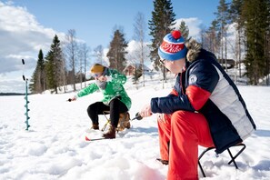 Snowshoeing - Lentiira Holiday Village (Kuhmo)