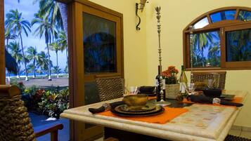 Villa, 3 Bedrooms, Balcony, Ocean View | Dining