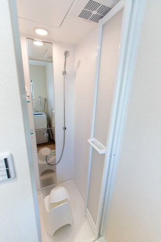 バスルームのシャワー