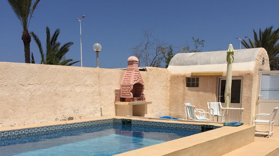 Independent Villa With Private Pool, Covered Parking
