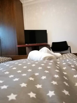 Double Room | In-room safe, desk, iron/ironing board, free cots/infant beds - PiPaBu Restaurant & Hotel (Rheinfelden (Baden))