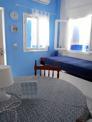 Apartamento, 1 habitación, balcón, vistas al jardín | Restauración