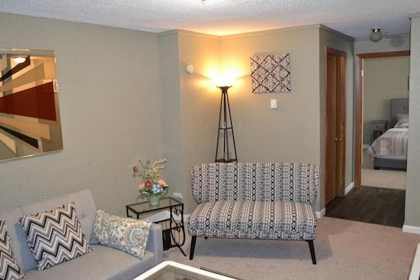 Apartment, 2 Bedrooms | Living area