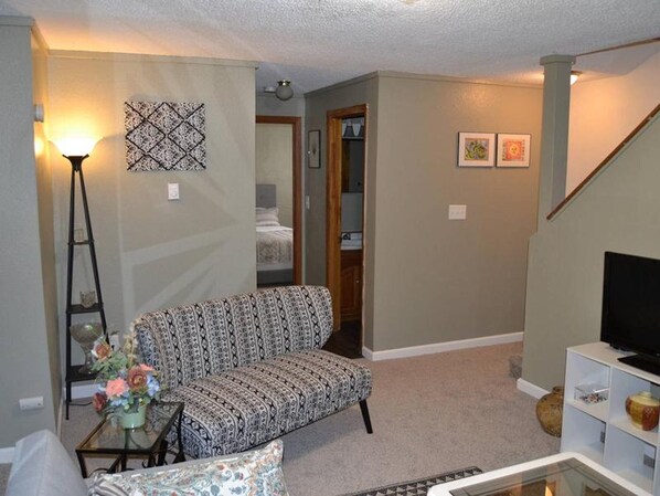 Living room - Discover "a Perfect Place" in Grand Forks (Grand Forks)