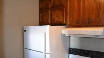 Apartment, 2 Bedrooms | Private kitchen