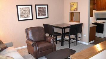 Apartment, 2 Bedrooms | Living area