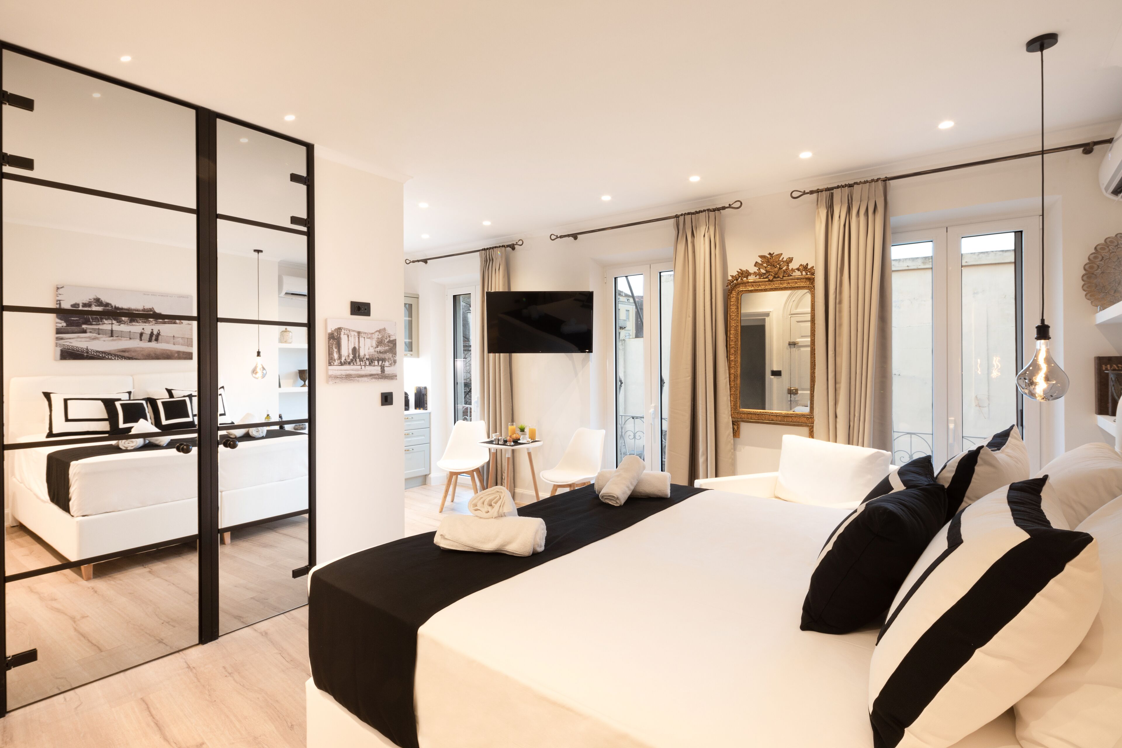 開放式套房 | 高級寢具、羽絨被、Tempur-Pedic 床墊、獨特設計