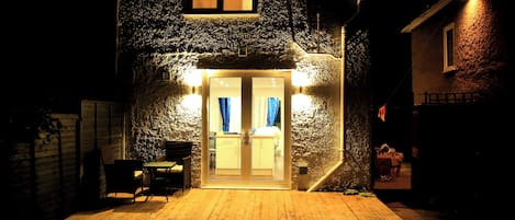 House, 2 Bedrooms, Patio | Exterior detail