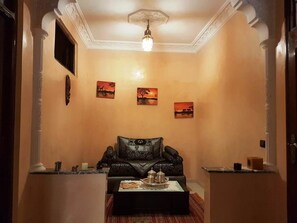 Living room - Zaitouna, Quiet Apartment, Modern (Marrakech)