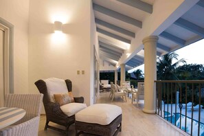 Villa, Multiple Bedrooms, Hot Tub | Interior