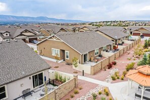 Exterior - 4BR Modern Townhome Close to USAFA! (Colorado Springs)