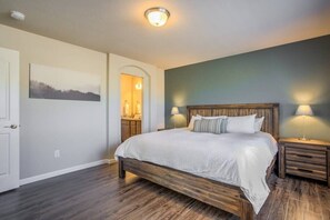4 bedrooms, iron/ironing board, WiFi, bed sheets