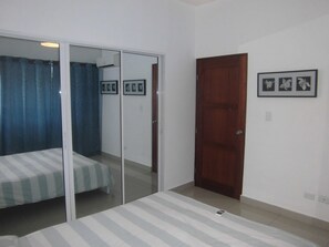 1 phòng ngủ, bàn ủi/dụng cụ ủi quần áo