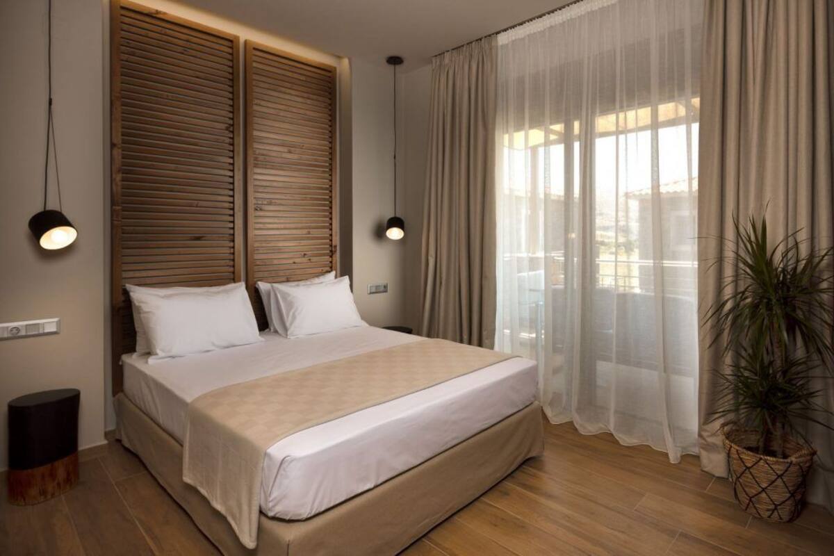 1 bedroom, hypo-allergenic bedding available, soundproofing, WiFi (free)