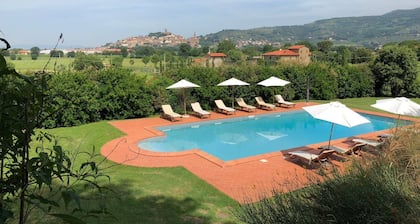 Borgo Santa Lucia, Casa Legnaia