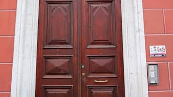 Apartment, 2 Bedrooms, Smoking, Balcony | Exterior detail