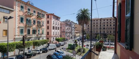 Huoneisto, 2 makuuhuonetta, tupakointi sallittu, parveke | Ulkopuoli