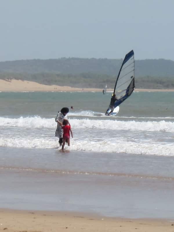 On the beach, white sand, sun loungers, 7 beach bars