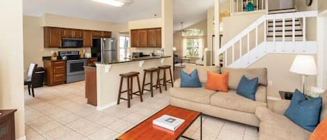 House, 4 Bedrooms | Living area