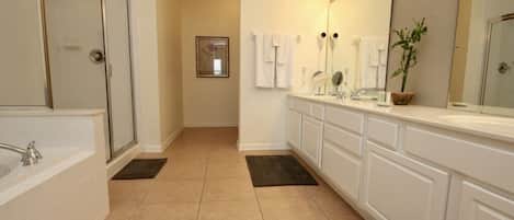 Condo, 3 habitaciones | Baño | Toallas